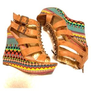 Betsyville pattern stud wedges